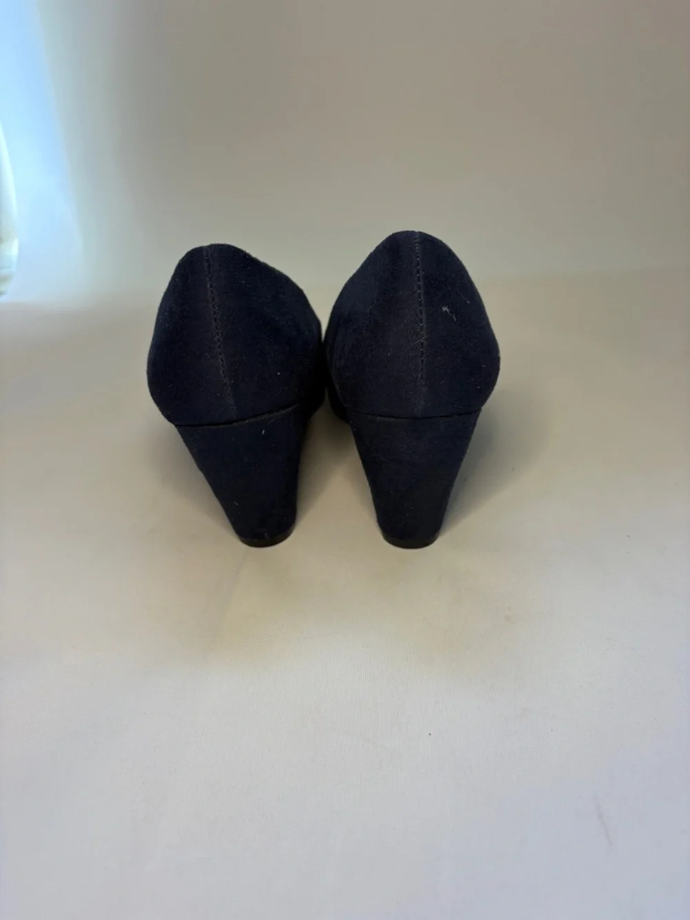 CL by Laundry Navy Blue Suede Wedge Pumps Size 8